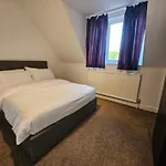 London Luxury Apartment - Finchley Road Retreat