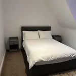 London Luxury Apartment - Finchley Road Retreat